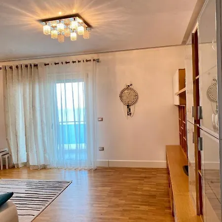 Of Reina Апартаменты Дуррес
